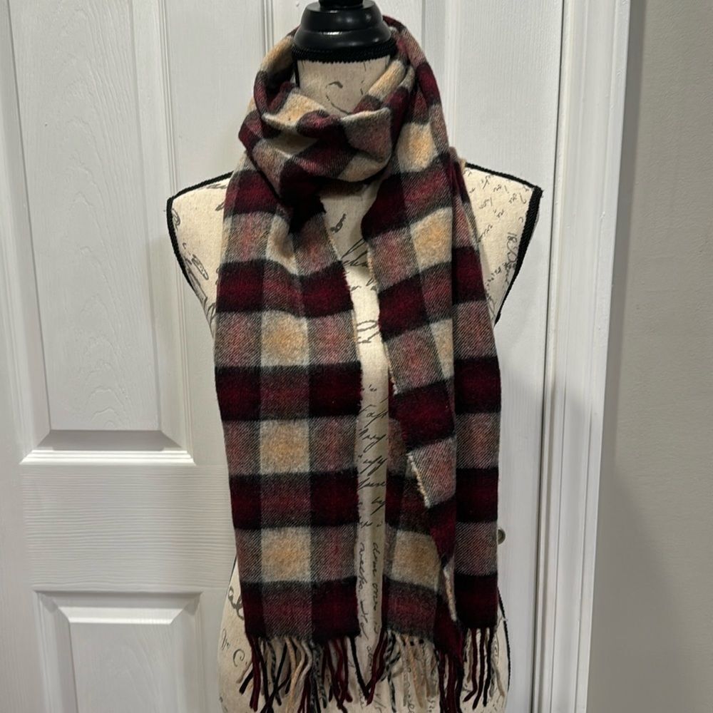 BARBOUR WOOL SCARF. BURGUNDY/TAN